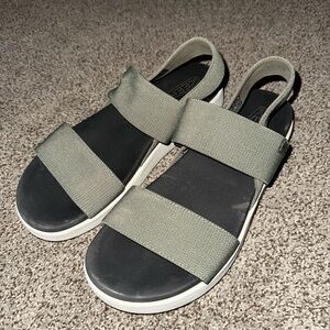 Women’s Keen Sandals - green